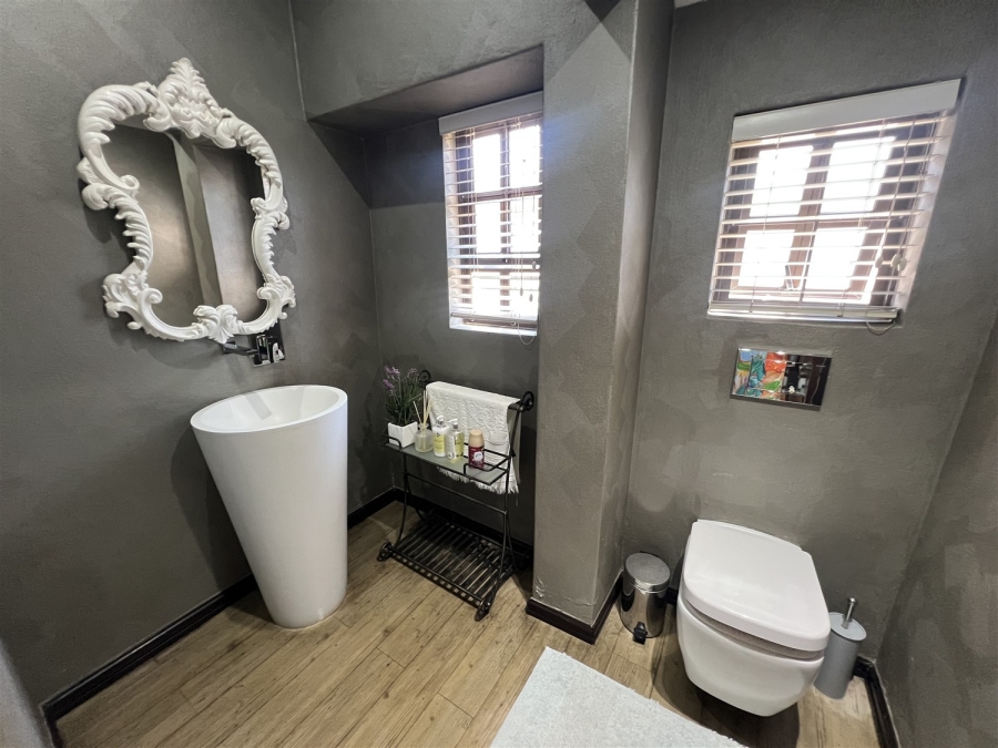 4 Bedroom Property for Sale in Selborne Eastern Cape